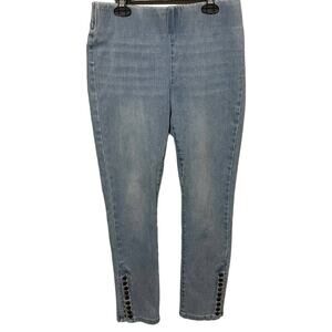 Soft Surrounding Light Wash Pull On Jeans with rivet detailing
